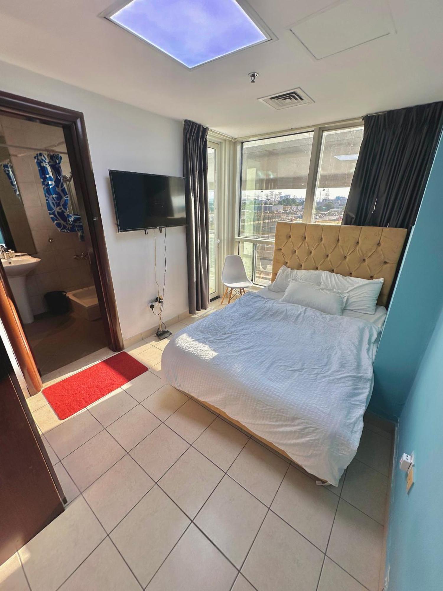Charming Bath Inside & Balcony Проживание в семье